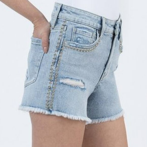 NWT Vervet Prowess Studded High Rise Denim Shorts with Frayed Hem - Picture 2 of 5